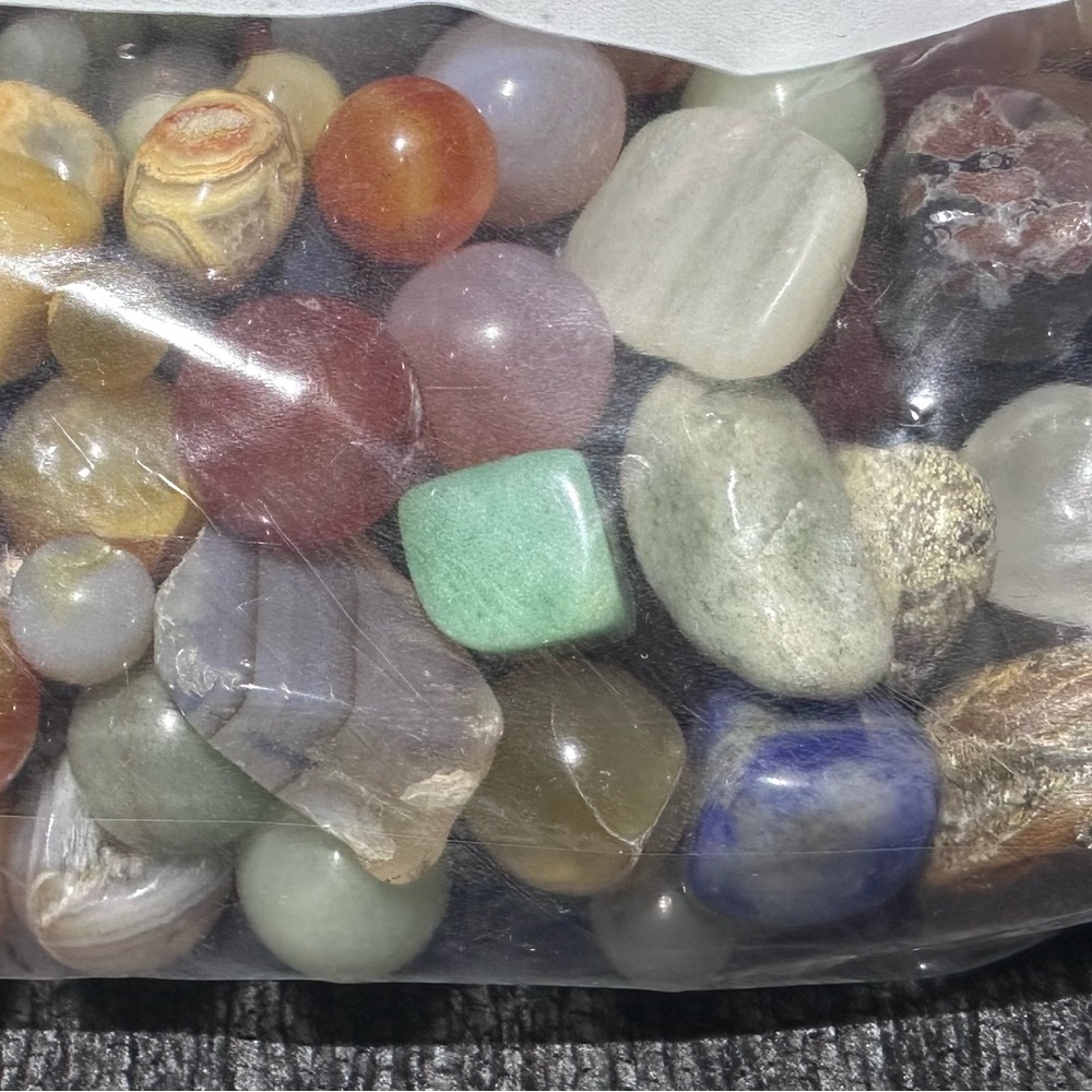 Crystals & Stones - Picture 5 of 7